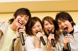 【株主優待生活8】株主優待で思い切り歌おう!カラオケ優待銘柄をご紹介