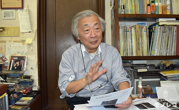 ネットワークオーディオプレイヤーを説明する麻倉怜市さんの画像