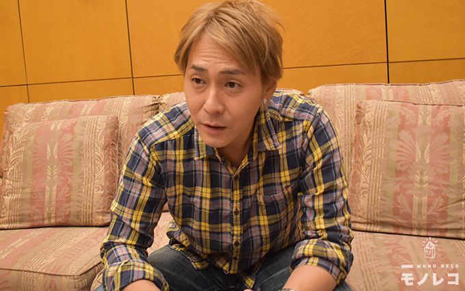 ハンモックについて語るヒロシさんの画像