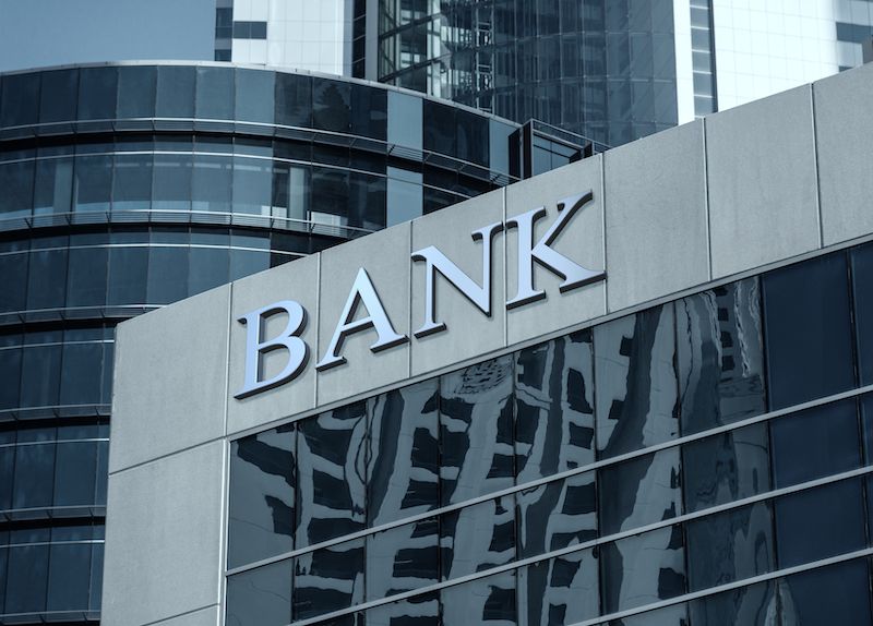 消費者金融はなぜ銀行の傘下に入ったのか?またどんな影響があった?