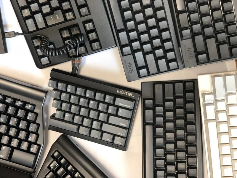 ほぼ毎月「キーボード」を買っているプログラマーが、最高の作業環境を