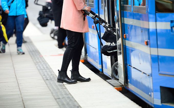 ベビーカー 電車
