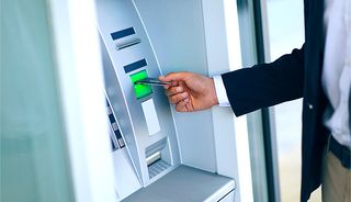 三菱UFJ-VISAデビットなら海外キャッシュバックもできる!メリットや申込方法も紹介