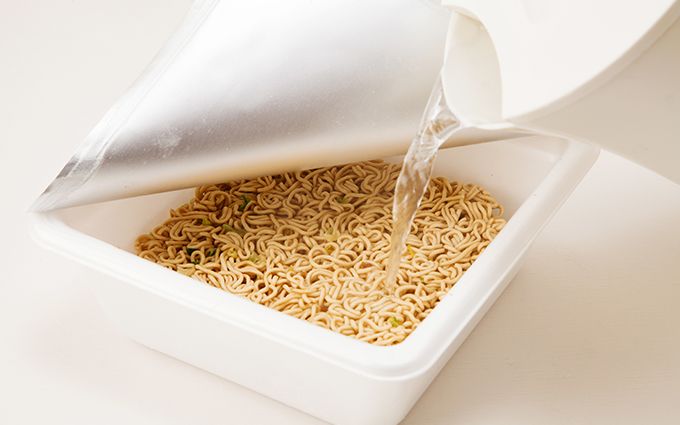 カップ麺は非常食にも