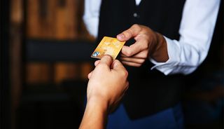 セゾンアメックスゴールドは初年度年会費無料！気になる審査基準やおすすめカード3選