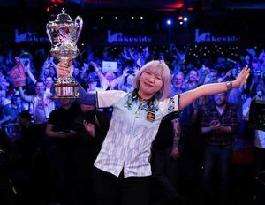 日本における「プロダーツ選手」の報酬って? アジア人初の世界選手権優勝を果たした鈴木未来さんに聞く