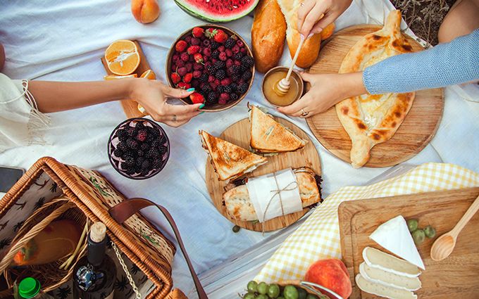 ピクニック用品を使ってピクニックをより楽しむ方法:その場で食べ物をつくる!