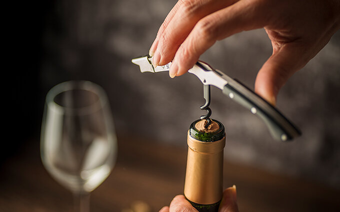 ワインオープナーの選び方 ～ 種類別の特徴とコルクを開ける難易度を