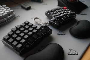 理想の1台を目指し、開発に数十万円。「自作キーボード」沼にハマって人生が変わった話