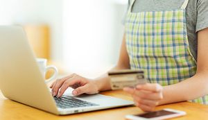 LINE Pay(ラインペイ)カードのメリット・デメリットは?申込方法やチャージ方法、還元率も解説!