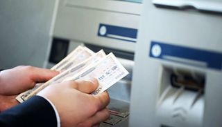 楽天カードのキャッシング方法！デメリットが多い？審査、金利、返済方法も徹底解説