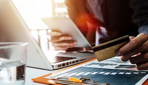 オリコカードの法人カードのメリットや国際ブランドの違いは?ポイント制度などを紹介