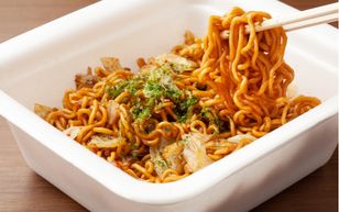 カップ焼きそばおすすめ人気ランキング｜男女300人に調査【愛好家厳選商品も紹介】
