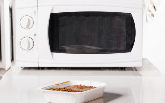 冷凍食品とレンジの画像