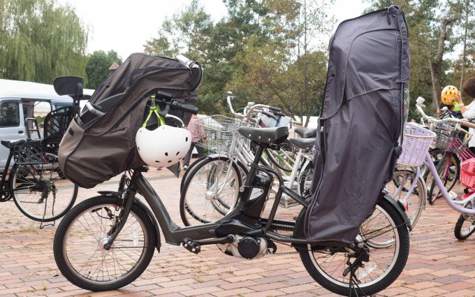 子ども乗せタイプの電動アシスト自転車の画像