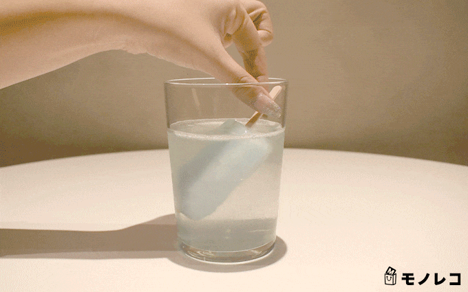ガリガリ君ソーダをストロングゼロドライに混ぜている動画