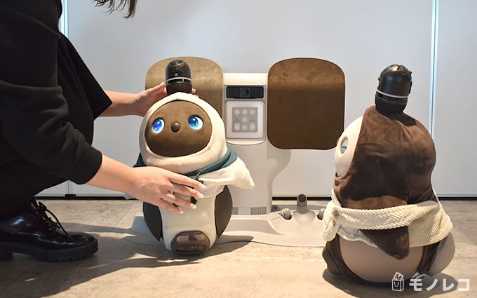 LOVOT(ラボット)を充電している画像