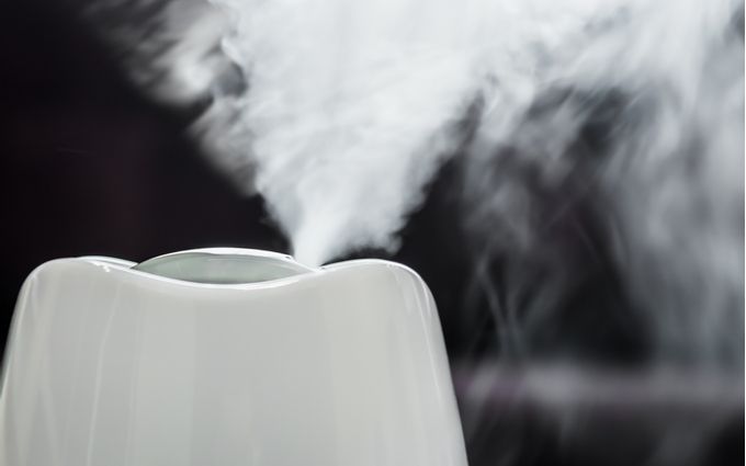 白い加湿器の画像