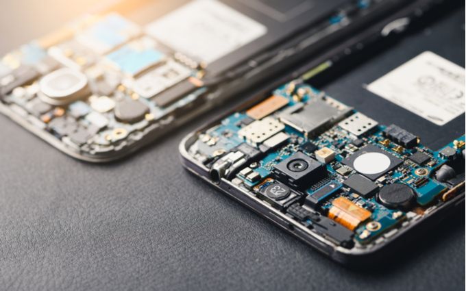 ゲーミングスマホの内部の機器の画像