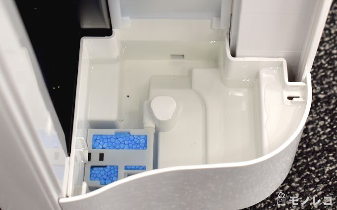 SHARP(シャープ)加湿空気清浄機KC-H50のタンク内部画像