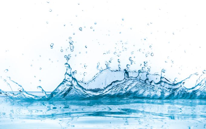 バリカンに防水機能ができるかどうかを説明するための水の画像