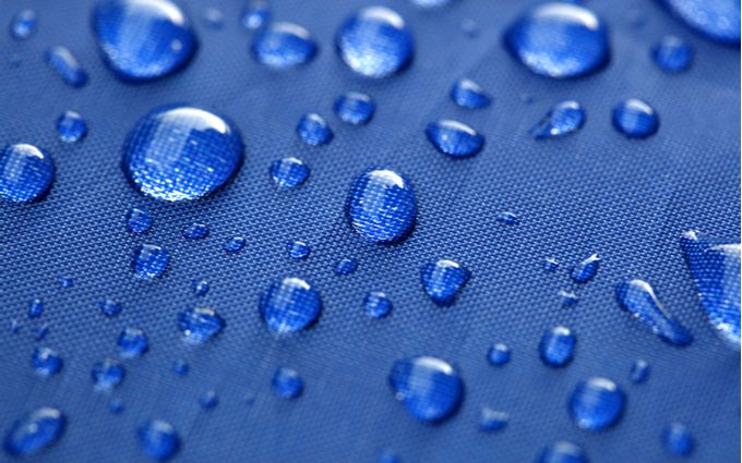 水を弾いている生地の画像