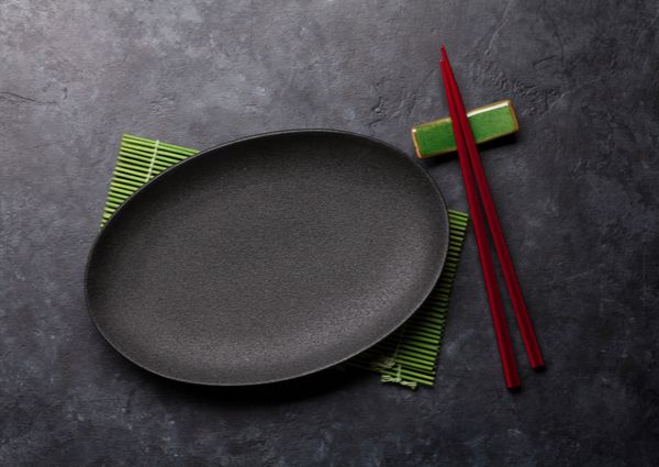 黒いシックな食器の画像