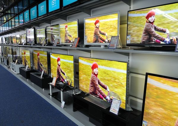 たくさんのテレビが並んでいる画像