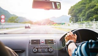 ライフカードのETCカードは初年度年会費無料！作り方やポイントの貯め方も解説