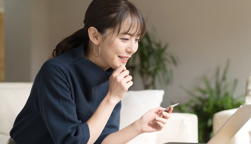 カードローンを土日に利用するための申込方法