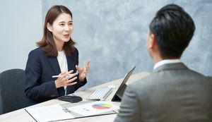 「なぜ転職エージェントの利用は有料じゃないのか」を徹底解説!