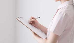 看護師を辞めたい理由とは?辞める時の判断基準や対処法も解説