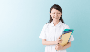 養護教諭の仕事内容はきつい?給料や向いてる人・向いていない人の特徴を解説