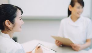 美容看護師の年収は高い!高い理由や美容看護師として働くための事前準備も紹介