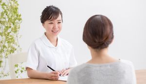 精神科看護師は使えないって本当?身に付くスキルや向いてる人の特徴も解説