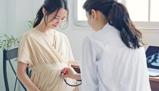 助産師の平均年収は?看護師との違いや年収アップのポイントも解説