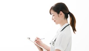 看護師の退職金はいつ・いくらもらえる?勤続年数や職場別の平均相場も紹介