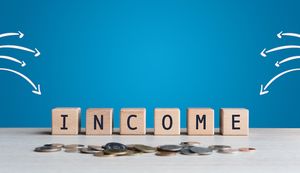 クレジットカードを作る際に必要な年収はいくら？年収の目安や審査への影響を解説！