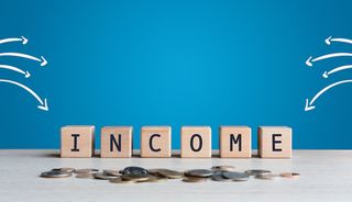 クレジットカードを作る際に必要な年収はいくら？年収の目安や審査への影響を解説！