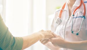 【2023年最新】看護師の年収ランキング｜給料を都道府県や年齢別に解説