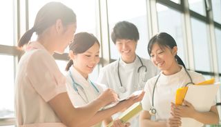 看護師がホワイト病院に転職する3つのポイント！働きやすい病院を見極めるコツも紹介