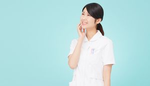 看護師は残業が多い?月の平均残業時間や残業を減らすための対処法も解説