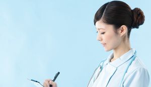 看護師を辞めたいと感じる理由とは?すぐに辞めないほうが良い理由や対処法を解説