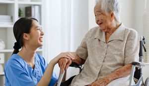 訪問看護師を辞める理由は?辞める前に試すべき対処法やおすすめの転職先も解説