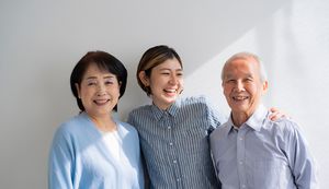 親にお金を借りるときの理由と頼み方！贈与税が発生するケースを解説