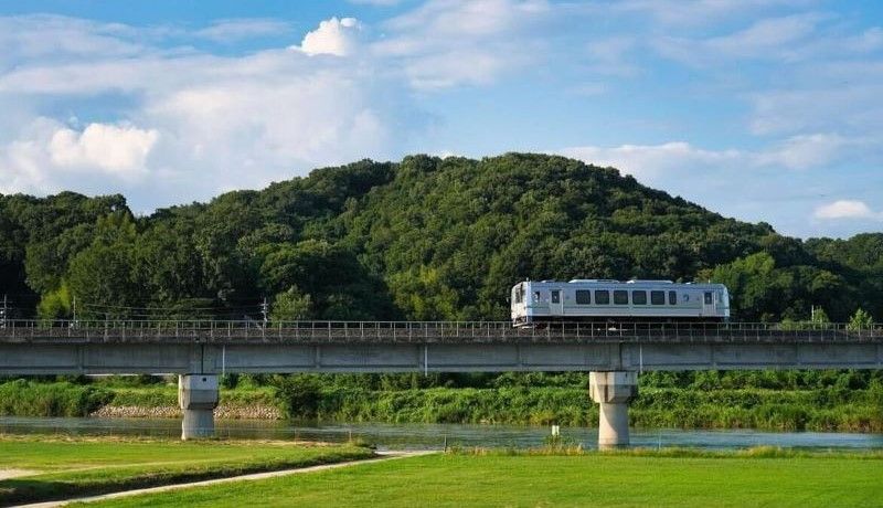 地域の特色を活かした特別列車が魅力！乗車や沿線を楽しむポイントを井原鉄道株式会社にインタビュー