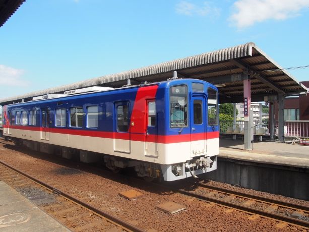 鹿島臨海鉄道8000形気動車の画像